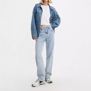 Levi’s Low Pro Straight Women’s Jeans in Size 29 light wash Denim New w/o tags